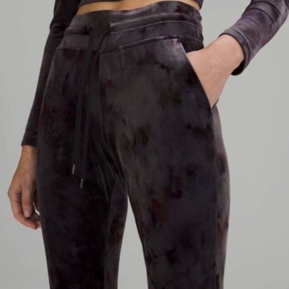 Lululemon Ready To Crush HR Velour Joggers